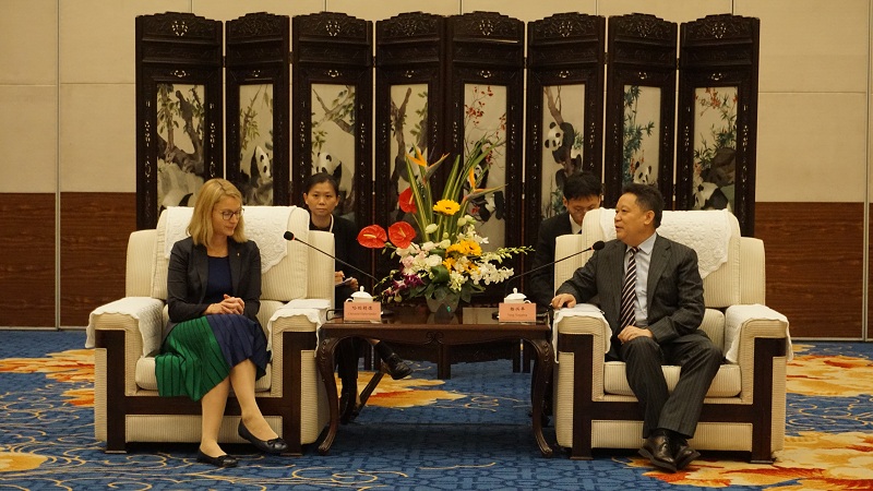会见111.jpg